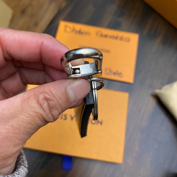 Lv ENCHAPPES KEY HOLDER - Picture 4 of 9